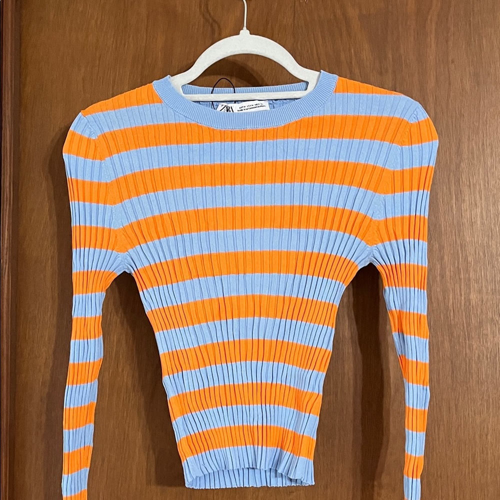 Zara light sweater top medium